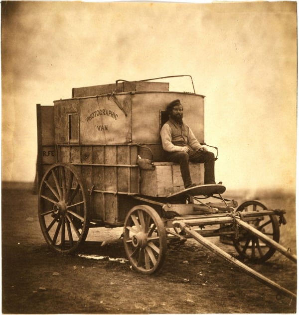Roger_Fenton's_wagon-1920px